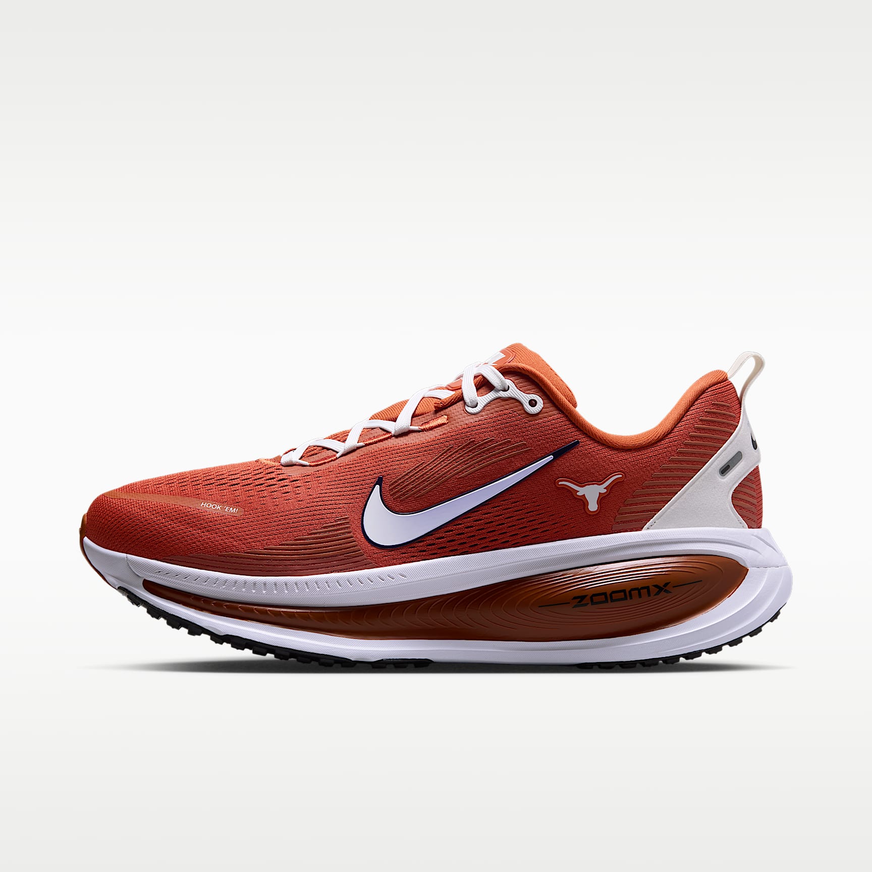 ナイキスニーカー Nike College Vomero 18 (Texas) Men's Road Running Shoes. Nike.com